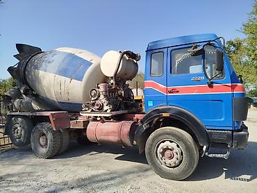 авто миксир: Бетономешалка, Mercedes-Benz — 1