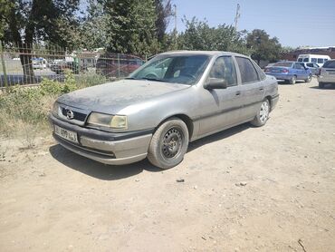 Opel: Opel Vectra: 1993 г., 1.8 л, Механика, Бензин, Седан