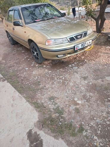 продаю в связи с переездом: Daewoo Nexia: 2007 г., 1.6 л, Механика, Газ, Седан