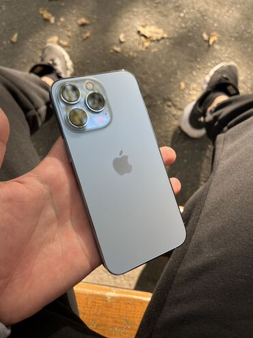 не оригинальный айфон 13 про макс: IPhone 13 Pro, Б/у, 128 ГБ, Pacific Blue, Зарядное устройство, Защитное стекло, Чехол, 85 %