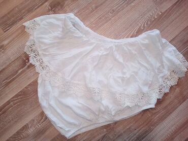 adidas zenske majice: Majica top crop m L vel prelepa slabo nosena Ima lastiz u struku a
