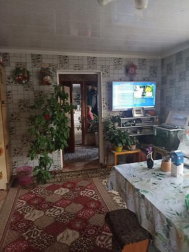 Продажа коттеджей и домов: Продаётся жилой дом с благоустроенными помещениями. - Кухня — 5
