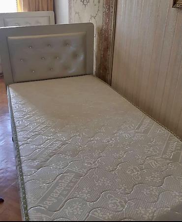 Yüksəklənən bazalı tək nəfərlik çarpayı + döşək - Ölçü: təxmini