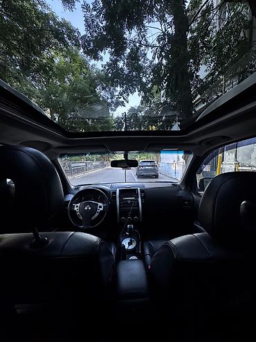 mercedes sprinter 8 1: Nissan X-Trail: 2.5 l | 2011 il Ofrouder/SUV — 2
