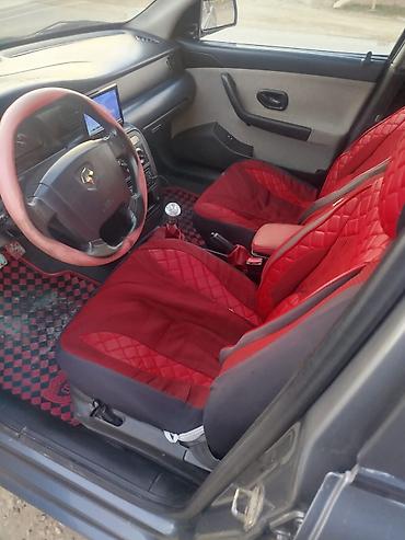 Digər avtomobillər: Sedan avtomobil – boz rəng - 4 qapı, 5 yerlik - Ön və arxa optikalar — 10