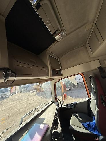 100: Тягач, Volvo, 2014 г., Шторный — 9