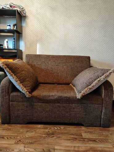 Другие мебельные гарнитуры: Продается раскладной диван
Б/у
В хорошем состоянии