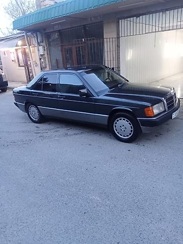 mercedes 180 b: Mercedes-Benz 190: 0.2 l | 1988 il Sedan — 6