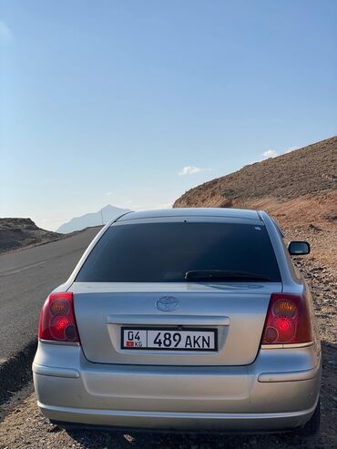 бу наборы ключей: Toyota Avensis: 2003 г., 2 л, Механика, Бензин, Хетчбек