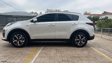 Kia: Kia Sportage : 1.6 l | 2021 year SUV/4x4