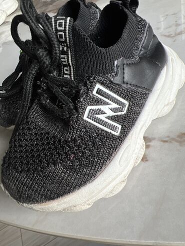 обувь для малышей: Черные летние тряпочные ботом 21 размер. Оочень легкие как носочки