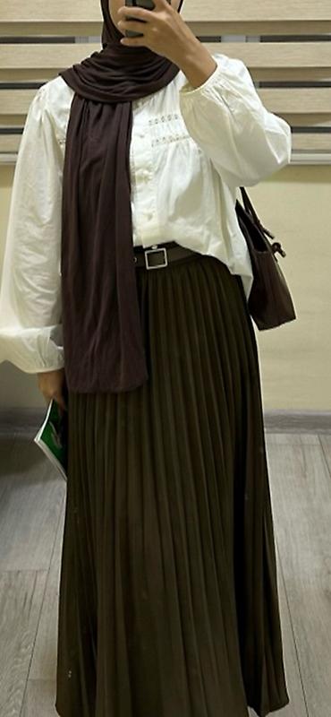 Ətək yenidir.Koftada satılır.İkisini alana 15 azn lalafo.az -da Ətək yenidir.Koftada satılır.İkisini alana 15 azn
