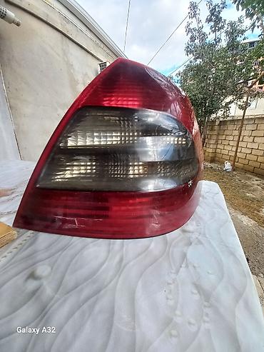 w211 radiator: Arxa sağ stop-işıq bloku – Mercedes-Benz W211(C-Class, 2007 üçün — 1