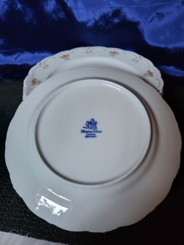 Staro posuđe i escajg: Tanjiri 1968g Koniglich Tettau porcelan Nemacka. Tanjiri na lalafo.rs — 12 Staro posuđe i escajg: Tanjiri 1968g Koniglich Tettau porcelan Nemacka. Tanjiri — 12