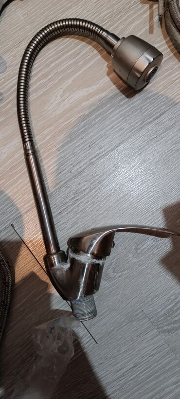 Su qızdırıcı kranlar: Smistitellər. Mətbəx, hamam, axtafa, moydadır, tulpan, djakuzi üçün 5 — 17