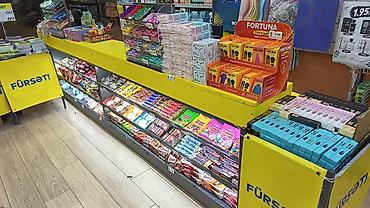 Kassa stolları: Laminat kassa satilir. Az islenib, qarsisinda polkasida var. tecili — 1