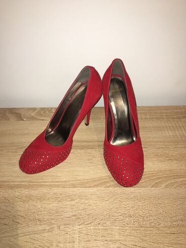 299 объявлений | lalafo.kg: TopShop красные туфли, новые, размер: 40. Цена окончательная