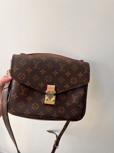 рюкзак портфель для девочки: Классикалык сумка, Louis Vuitton, Материалы: Нукура булгаары, Куру жөнгө салынат, Аялдарга, Колдонулган