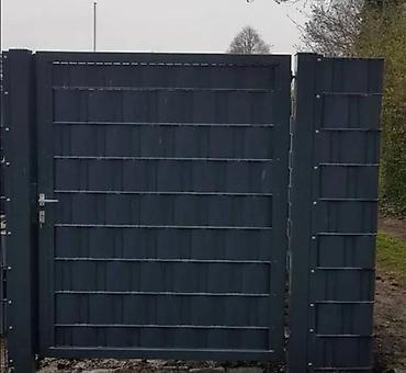 Proizvodi od rolovanog metala, metalni kanali: 🚪 PEŠAČKA KAPIJA CINK + PVC Sa dva stuba – komplet sa okovom 📍 Fence — 12