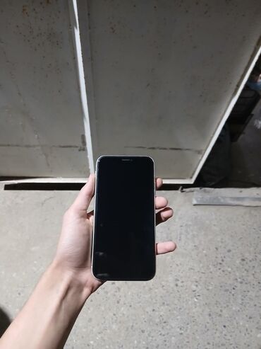Apple iPhone: IPhone 11, 64 GB, Ağ, Face ID