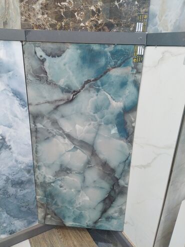 3d kafel metlax: Mərmər naxışlı, açıq mavi rəngli, düzbucaqlı forma keramika plitəsi