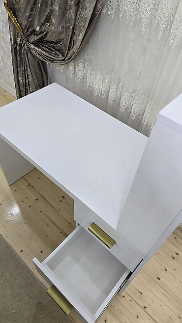 ofis stullar: Düz masa, Stulsuz, Polkalı, Siyirməli, Sadə laminat — 3