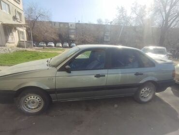 Volkswagen: Volkswagen Passat: 1990 г., 1.8 л, Механика, Газ, Седан