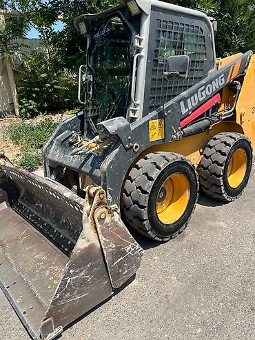 byd gunluk kirayə: Bobcat/ miniyükleyici/ liugong Yere göre qiymet deyişir. Yüksek — 2
