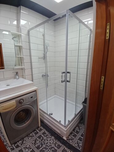 Duş kabinaları, arakəsmələr: Yeni Arakəsmə, Künc üçün, Ödənişli çatdırılma — 18