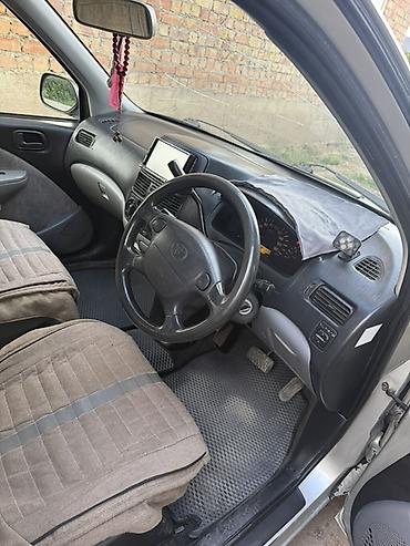 kirgiz auto: Toyota Raum: 2000 г., 1.5 л, Бензин — 2