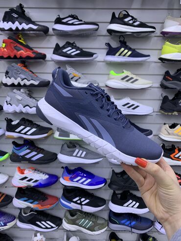 Кроссовки и спортивная обувь: Кроссовки мировых брендов Мы уже 7 лет радуем клиентов оригинальной at lalafo.kg — 19 Кроссовки и спортивная обувь: Кроссовки мировых брендов Мы уже 7 лет радуем клиентов оригинальной — 19