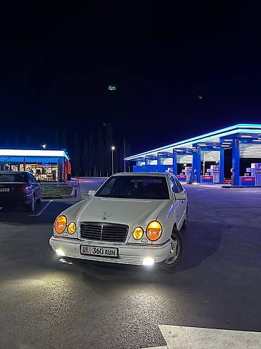 Mercedes-Benz E-Class: 1997 г., 2.4 л, Механика, Газ, Седан
