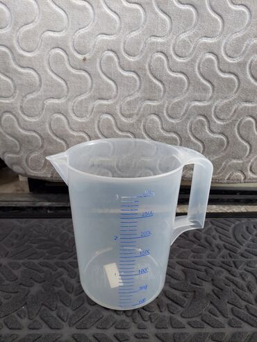 Digər qab-qacaq və mətbəx ləvazimatları: Ölçü qrafinləri dəsti – şəffaf plastik, tutacaqlı və tökmə ağızlı - — 12