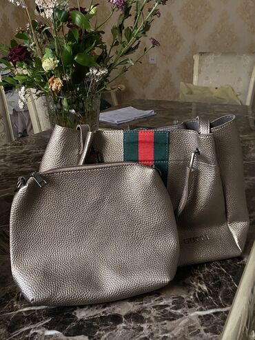 Toy paltarları və aksesuarları: Əl çantası, Gucci, Yeni