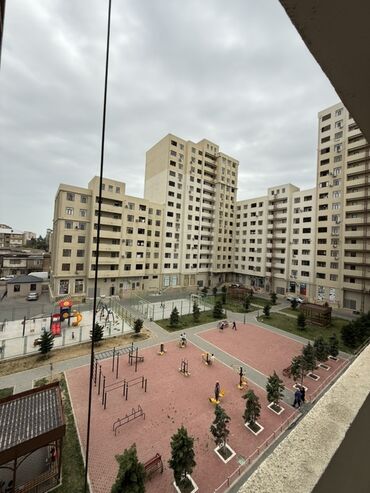 xacmazda ev: Bakıxanov qəs., 2 otaqlı, Yeni tikili, m. Neftçilər, 76 kv. m