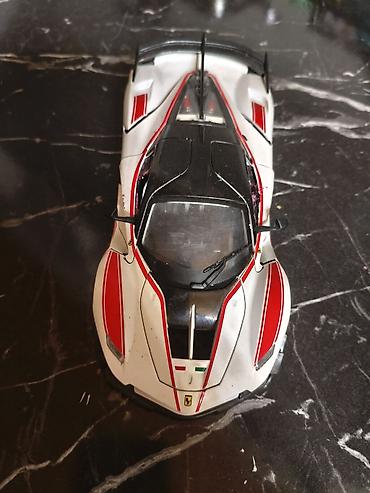Ferrari: Model avtomobil – Ferrari FXX K (miqyaslı oyuncaq/kolleksiya modeli) — 2