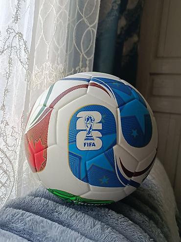 Спортивный инвентарь: Futbol topu – Trionda Pro, rəsmi oyun topu dizaynı Xüsusiyyətlər: - — 2