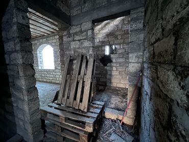 Həyət evləri və villaların satışı: 8 otaq, 376 kv. m, Təmirsiz — 8