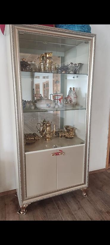 palid parket qiymetleri: Qonaq otağı mebel dəsti Tərkib: - Vitrin şkafı: üç şüşə rəf, güzgü — 2
