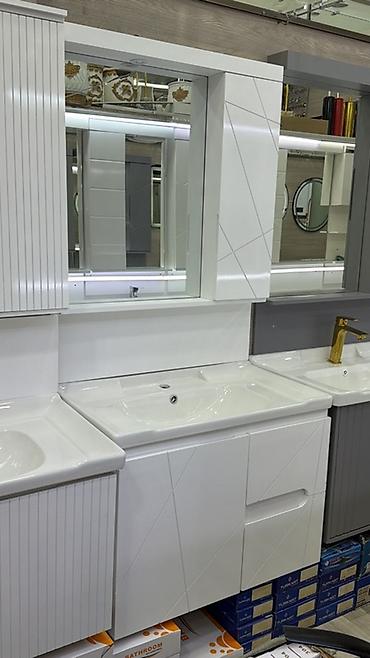 hamam dizaynlari: Hamam otağı üçün müasir mebel dəsti – lavabo altlığı və güzgülü dolab — 1