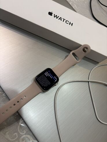 комплект набор: Носила пару раз, подарили, продаю из за ненадобности Аккумулятор 100%