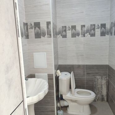 Долгосрочная аренда домов: Сдаю Офис, 45 м², В жилом комплексе, 1 линия, С отдельным входом, С отдельным сан узлом