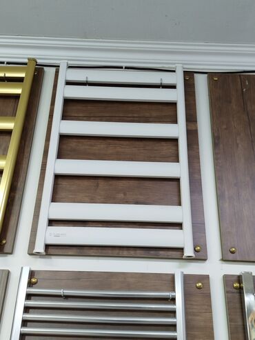 hamam duş: Ağ rəngli hamam radiatoru (daraq tipli dəsmal qurutma radiatoru) -