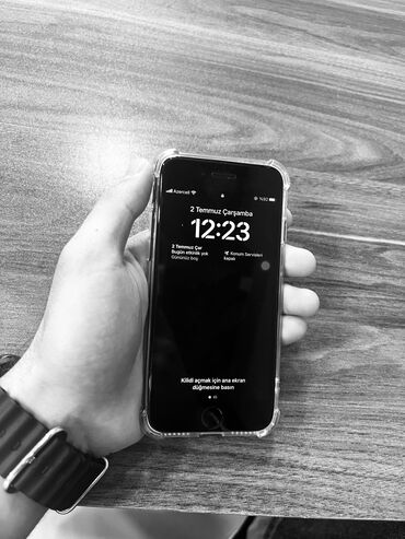 ipad 8: IPhone 8, Black Titanium, Barmaq izi