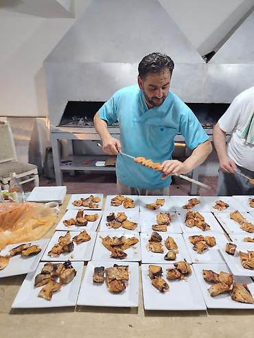 Aşpazlar: Peşəkar kababçıyam Çeşidli Kabablarımla xidmətinizdəyəm. Restoran və — 12