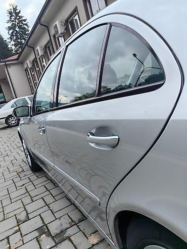 auto kamera 3 u 1: Mercedes-Benz E 220 CDI, limuzina, srebrna metalik. Ključne — 6