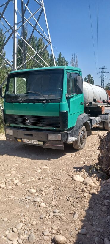 насос на самосвал: Грузовик, Mercedes-Benz, Стандарт