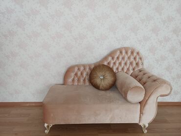 диваны в кафе: Мини-диван, Б/у, Нераскладной, Без подьемного механизма, Велюровая ткань