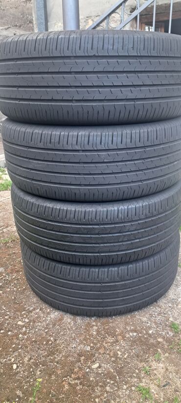 Tyres & Wheels: 235 55 R18 Continetal. Prodajem 4kom polovne letnje auto gume