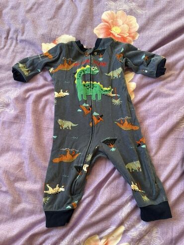 отдам ребенка после родов 2021: Набор детских вещей для мальчика: 1) Комбинезон с динозаврами 2)